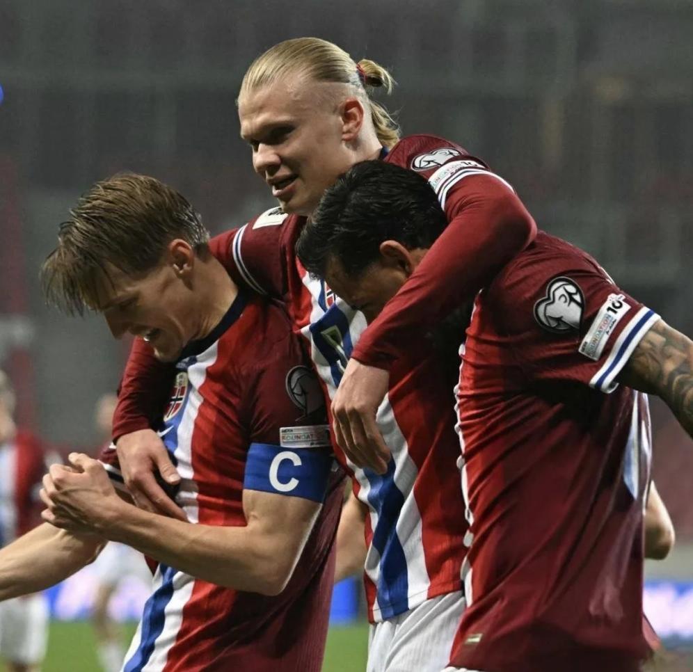 哈兰德连续二十场比赛得分超过大比分获胜，公牛不断突破！-爱游戏APP